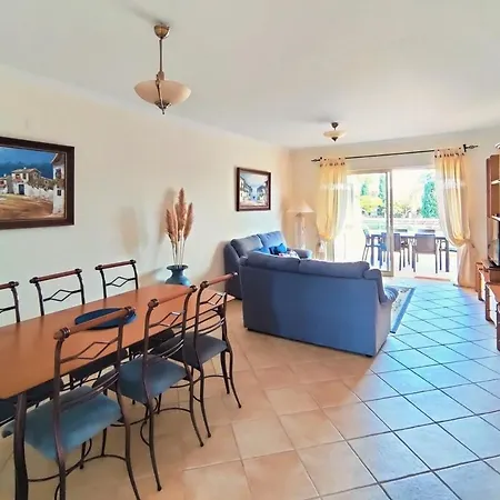 Pool & Golf - 2-bed With Beautiful View Apartamento Quarteira